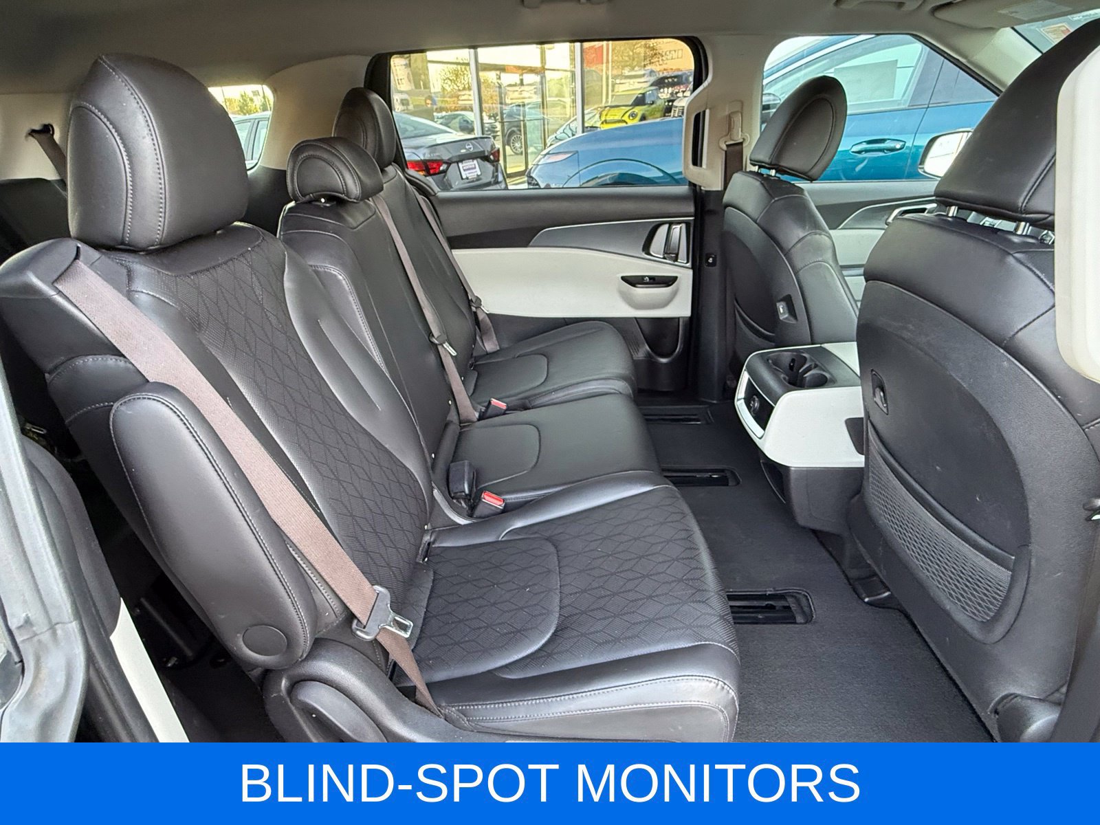 Used 2022 Kia Carnival LX FWD image 21