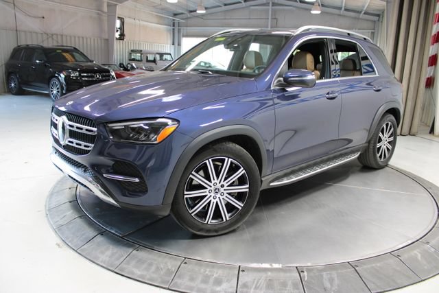 Used 2025 Mercedes-Benz GLE 450e 4MATIC image 3