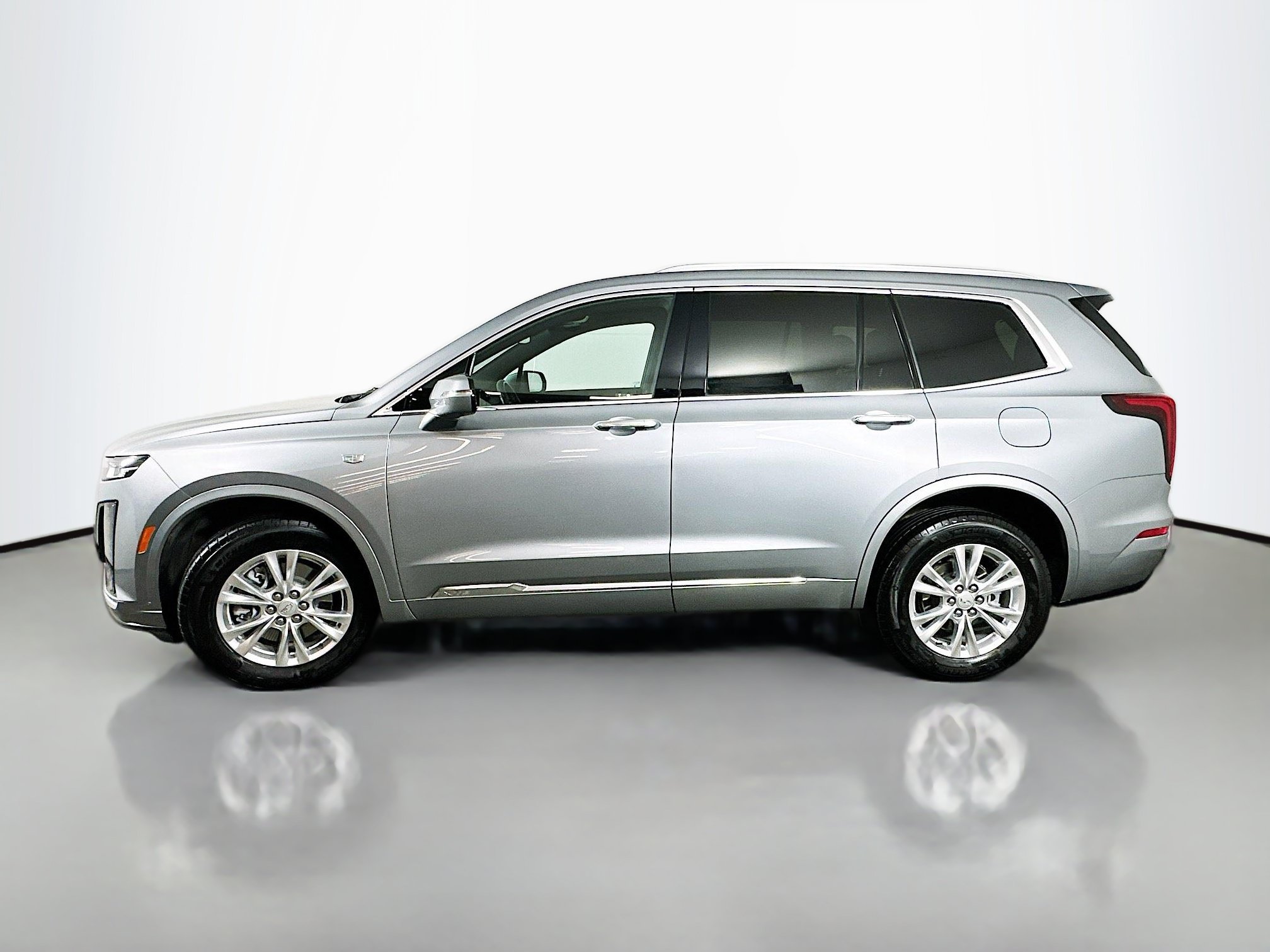 Used 2024 Cadillac XT6 Luxury AWD/4WD image 4