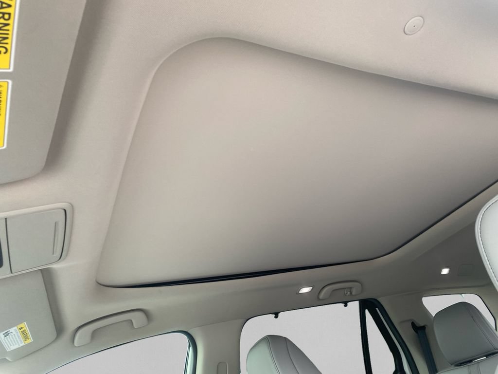 Used 2025 Honda Pilot Touring image 14