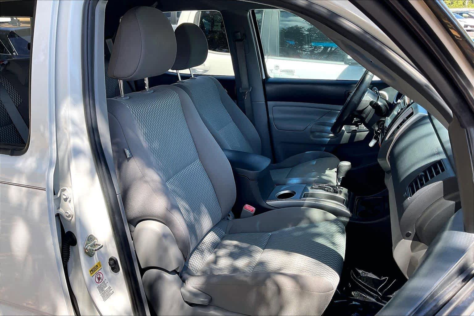 Used 2015 Toyota Tacoma PreRunner w/ SR5 Package RWD image 15