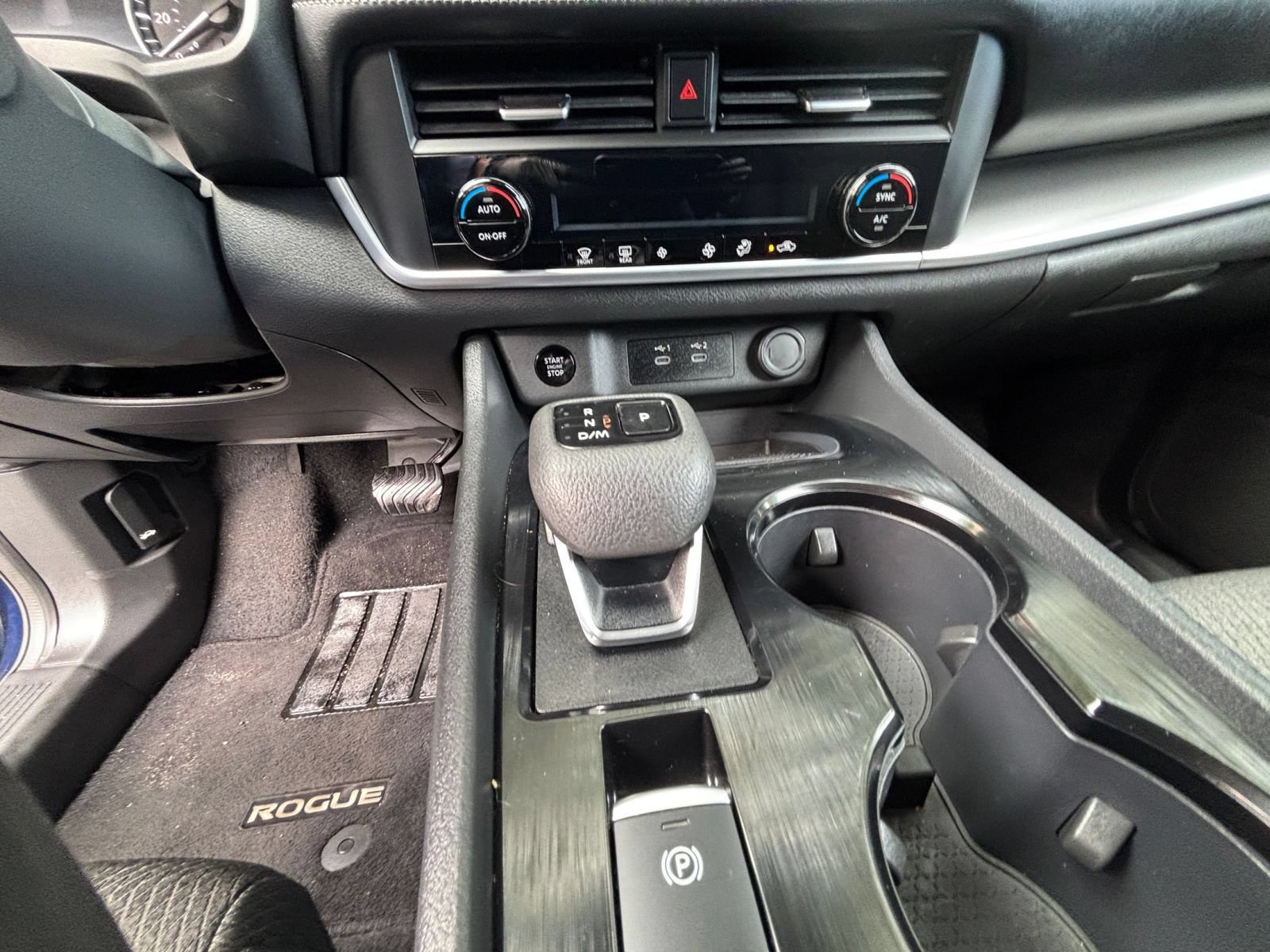 Used 2025 Nissan Rogue SV FWD image 42