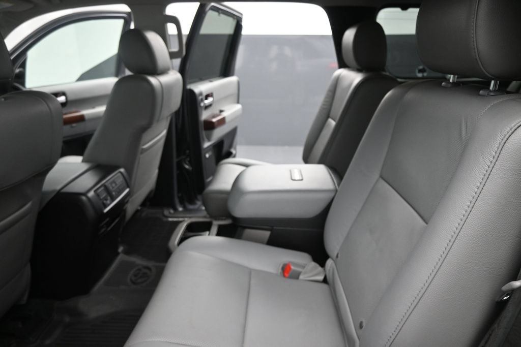 Used 2017 Toyota Sequoia Platinum AWD/4WD image 17