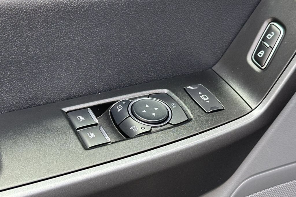 Used 2025 Ford F350 XLT w/ 360-Degree Camera Package AWD/4WD image 13