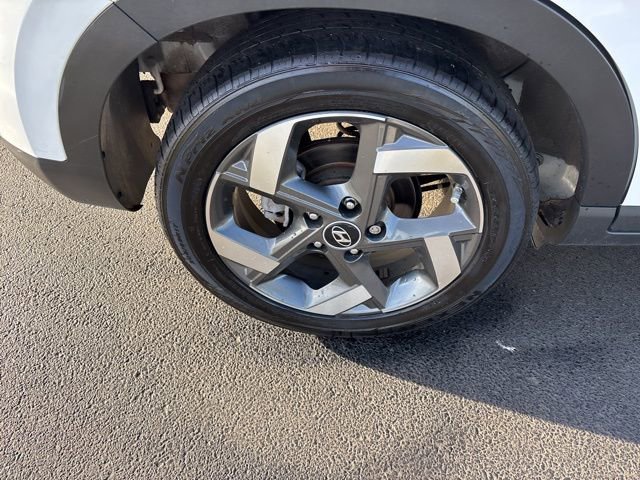 Used 2024 Hyundai Venue SEL image 41