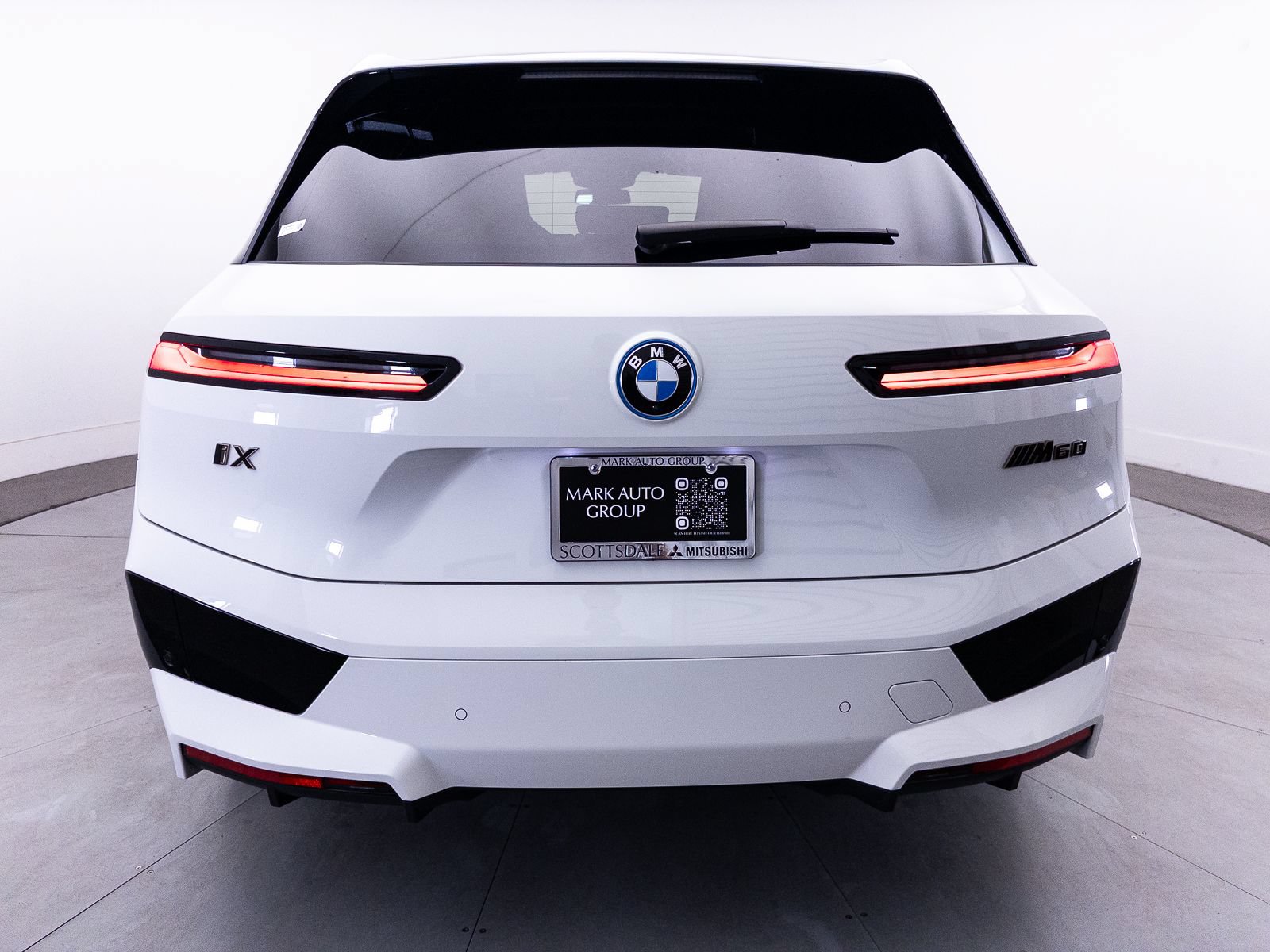 Used 2023 BMW iX M60 w/ Executive Package AWD/4WD image 18