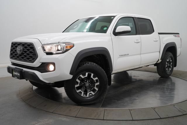 Used 2020 Toyota Tacoma TRD Off-Road w/ Technology Package AWD/4WD image 12