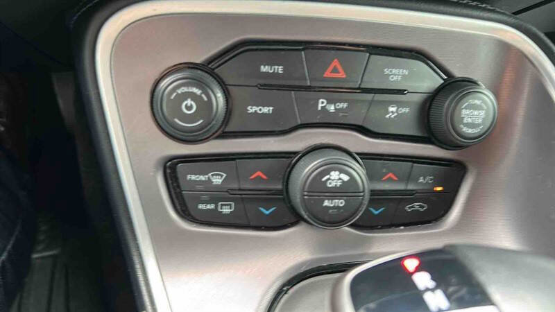 Used 2022 Dodge Challenger GT RWD image 13
