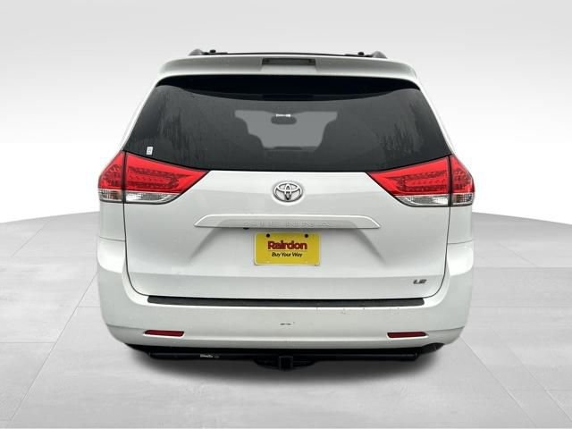 Used 2014 Toyota Sienna LE image 7
