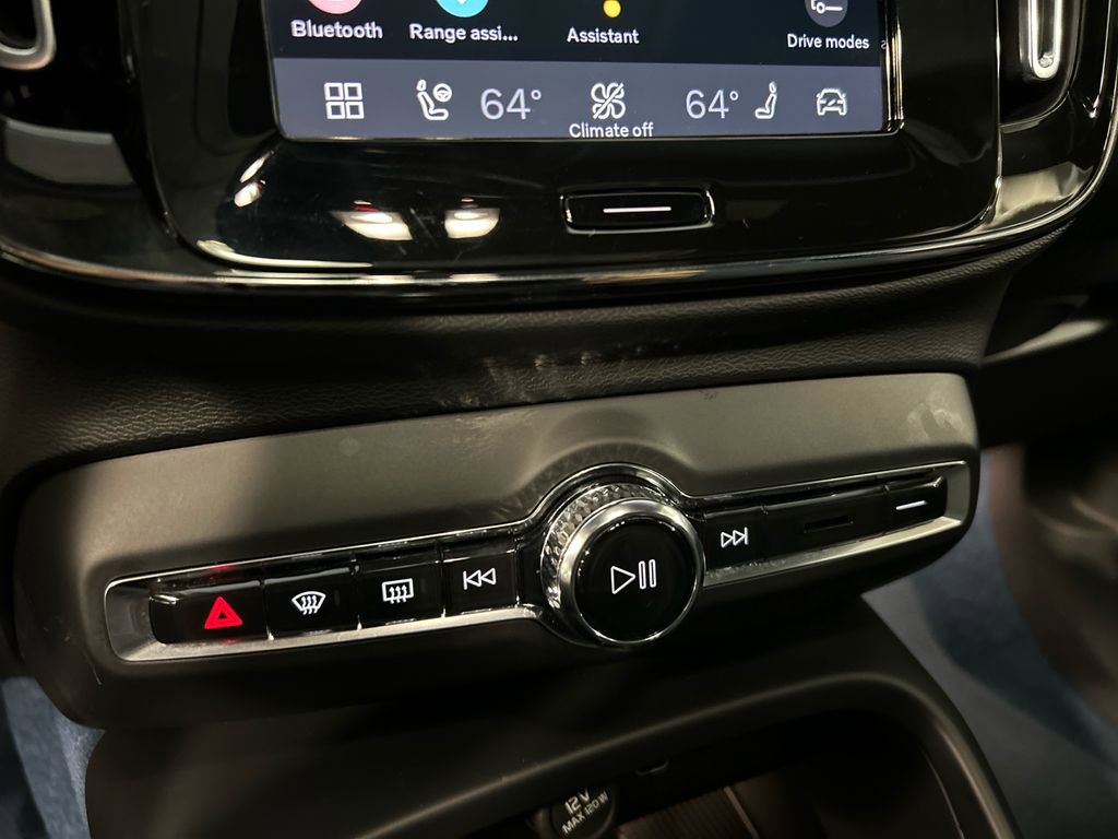 Certified 2023 Volvo XC40 Recharge Ultimate image 18