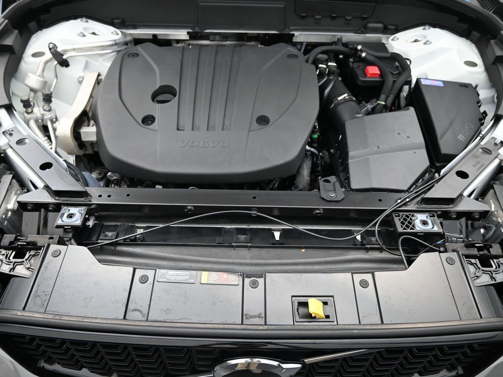 Certified 2024 Volvo XC60 B5 Ultimate w/ Protection Package Premier image 13