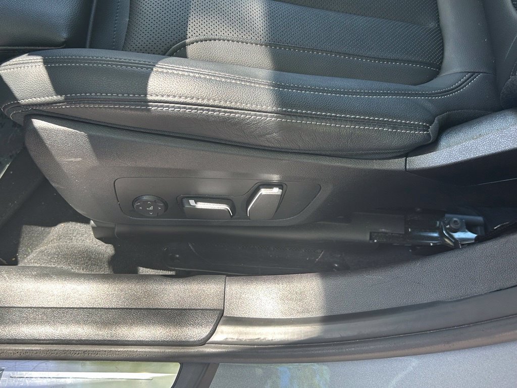 Used 2025 BMW 330i Sedan RWD image 17