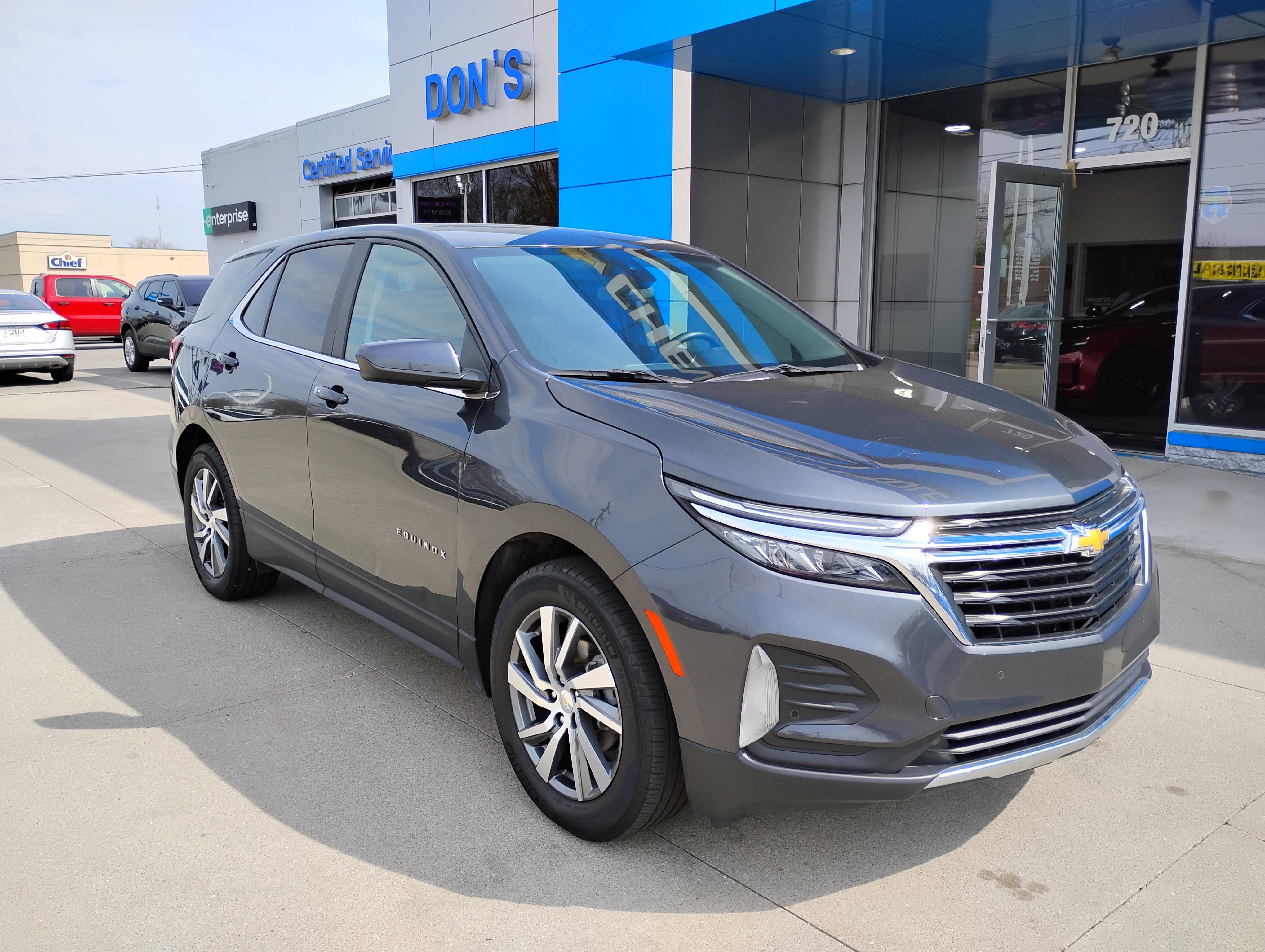 Used 2023 Chevrolet Equinox LT image 3