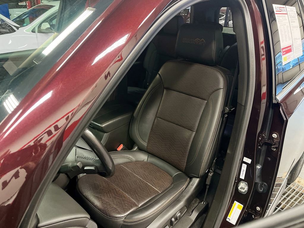 Used 2022 Chevrolet Traverse High Country w/ LPO, Floor Liner Package image 20