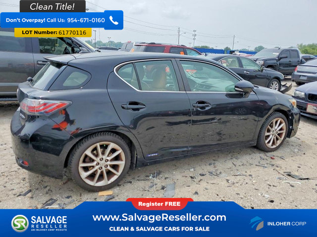 Used 2013 Lexus CT 200h w/ Premium Pkg w/Navigation FWD image 4