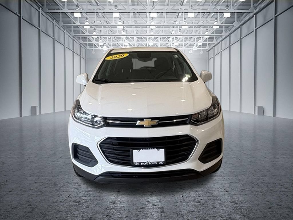 Used 2020 Chevrolet Trax LS AWD/4WD image 3