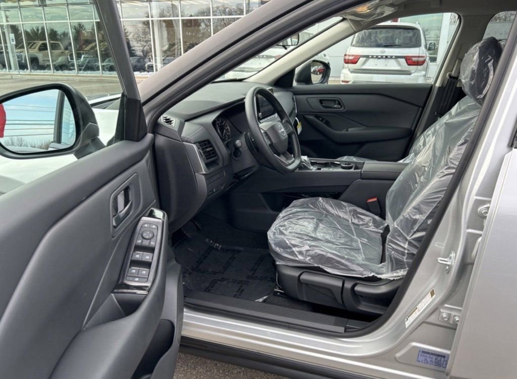 Certified 2025 Nissan Rogue S image 10
