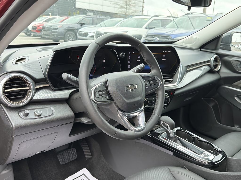 Used 2024 Chevrolet Trax ACTIV w/ Driver Confidence Package image 10