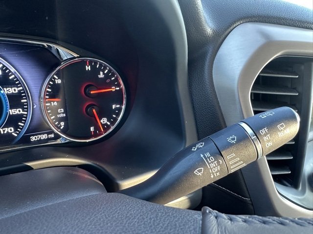 Used 2019 GMC Acadia Denali image 18