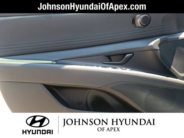 Certified 2025 Hyundai Elantra SEL FWD image 11