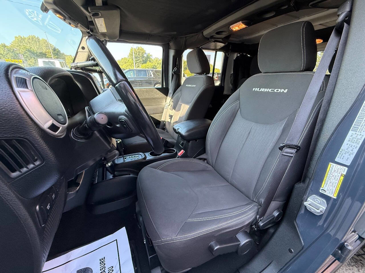 Used 2017 Jeep Wrangler Unlimited Rubicon w/ Cold Weather Group image 17