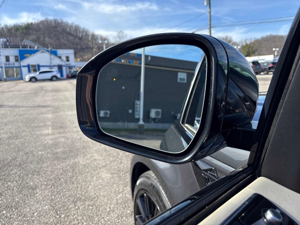 Used 2019 Land Rover Range Rover Sport HST image 4