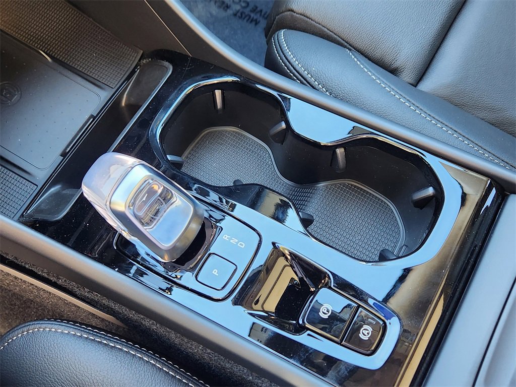 New 2026 Volvo XC40 B5 Plus w/ Protection Package Premier image 16