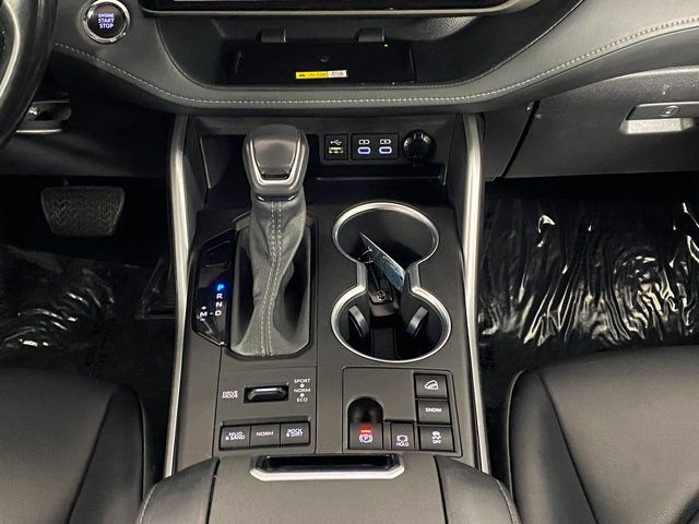 Used 2023 Toyota Highlander XLE image 18