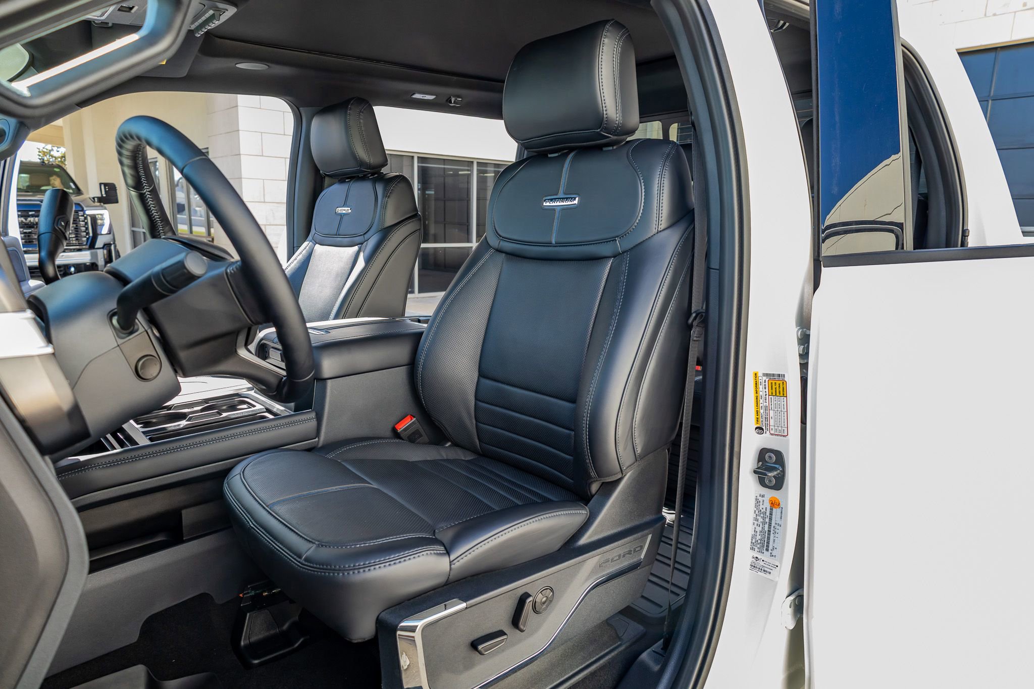 Used 2026 Ford F450 Platinum w/ FX4 Off-Road Package image 29