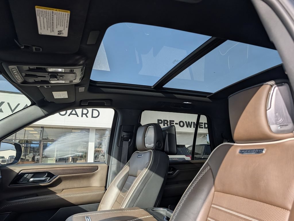 New 2025 GMC Yukon Denali Ultimate AWD/4WD image 26