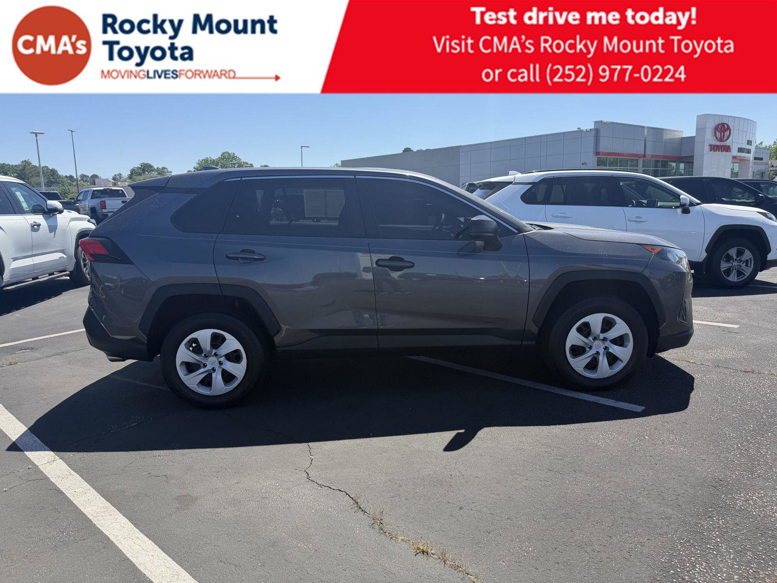 Used 2022 Toyota RAV4 LE FWD image 8