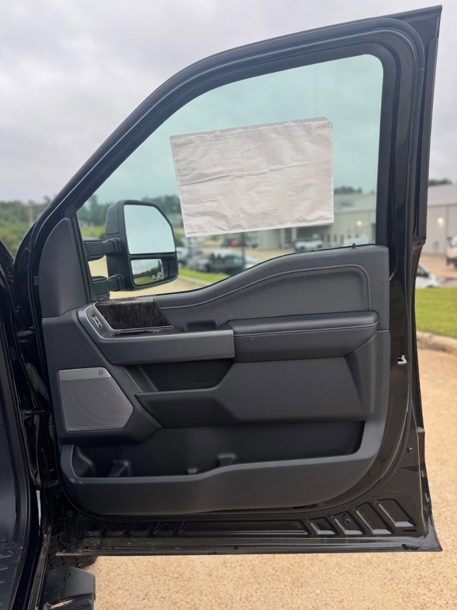 Used 2023 Ford F250 Lariat w/ Lariat Ultimate Package image 28