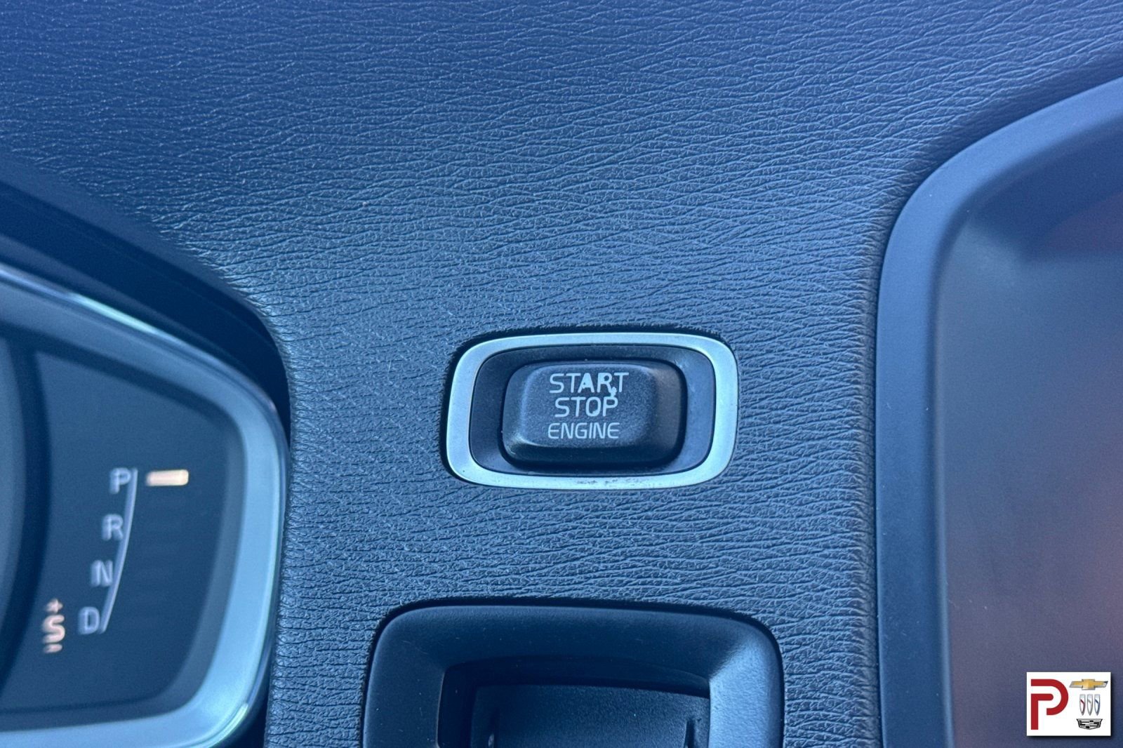 Used 2018 Volvo V60 T5 Cross Country image 27