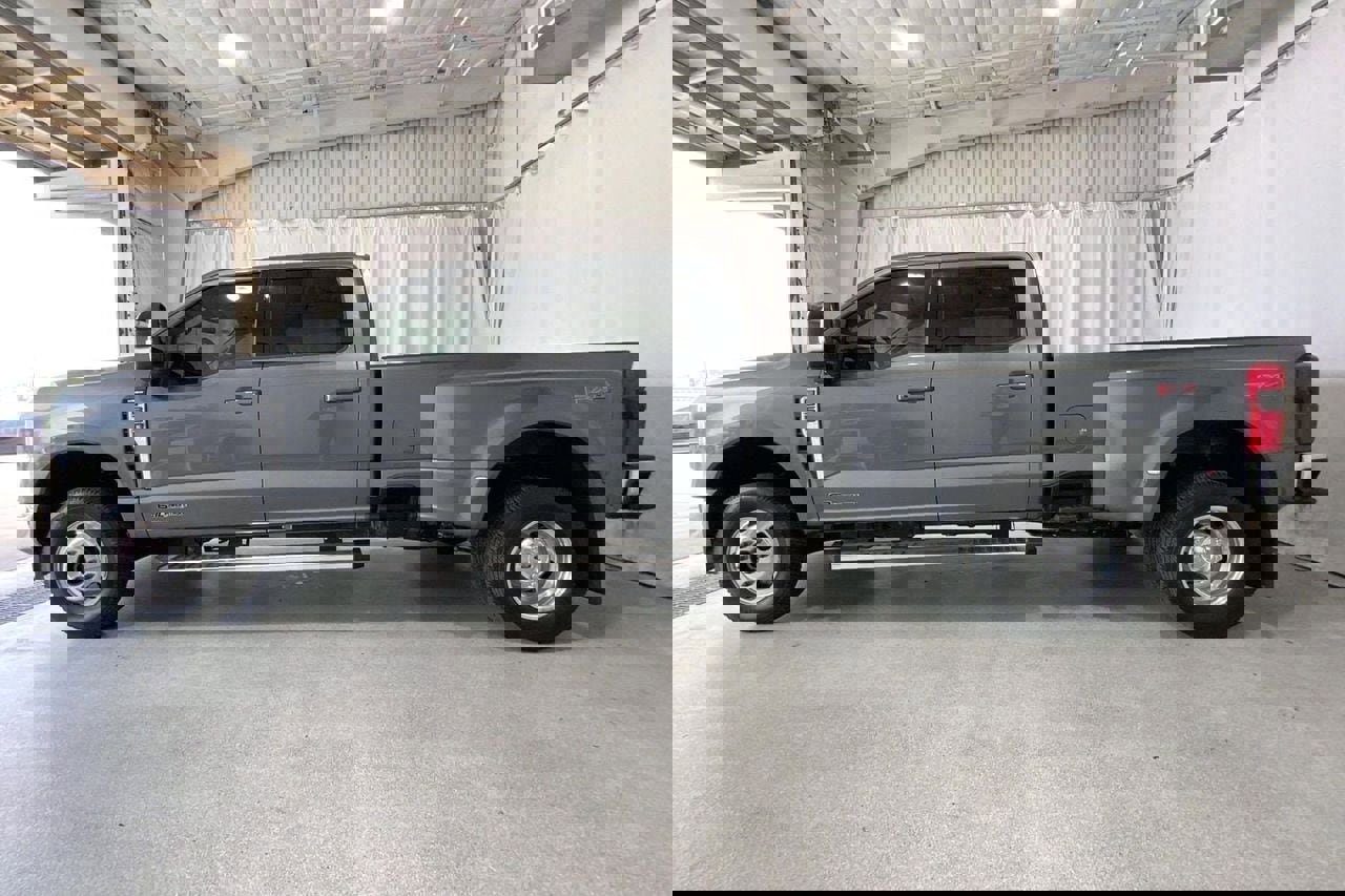 Used 2025 Ford F350 Lariat image 26