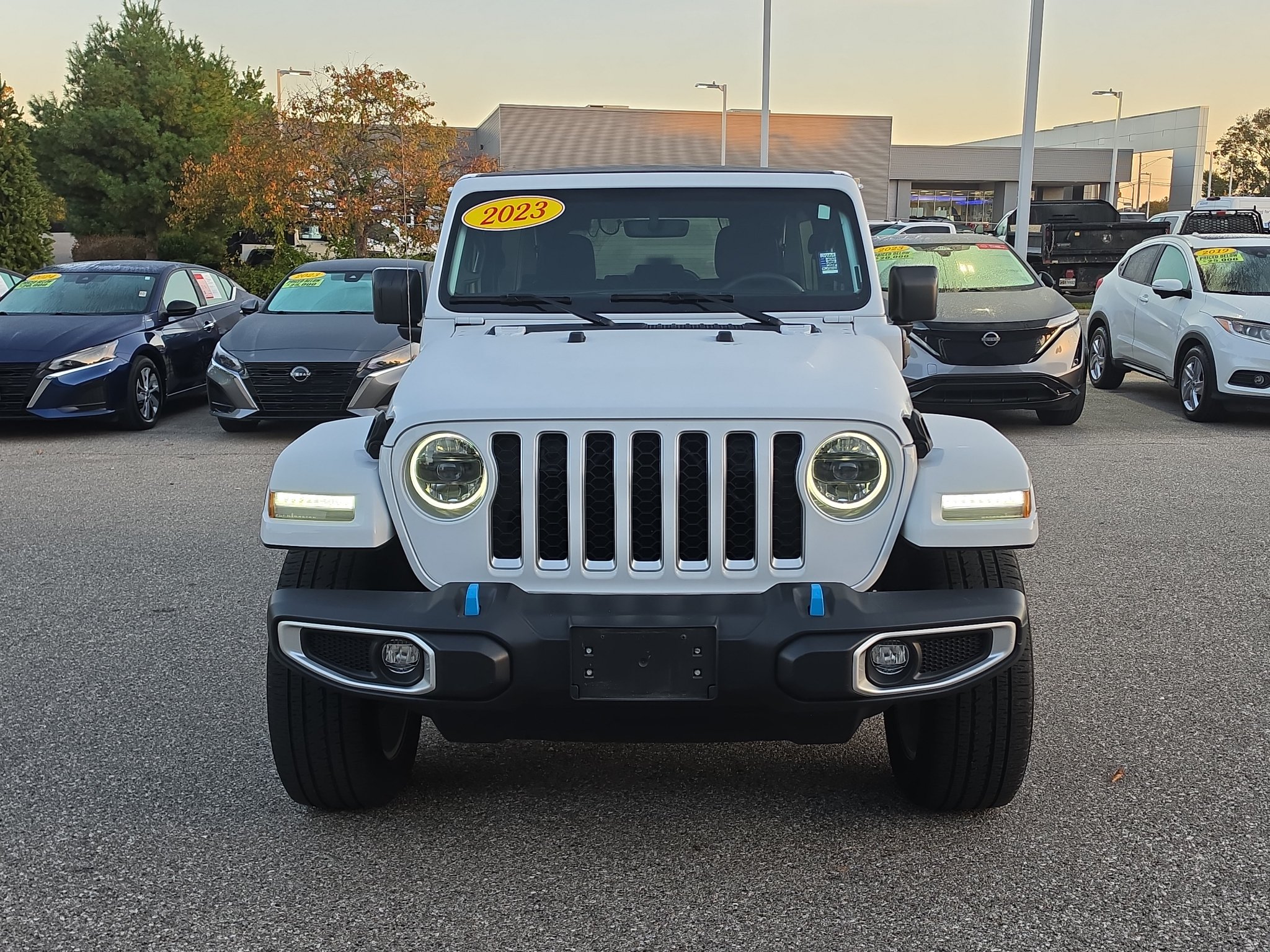 Used 2023 Jeep Wrangler Unlimited Sahara w/ Cold Weather Group AWD/4WD image 2