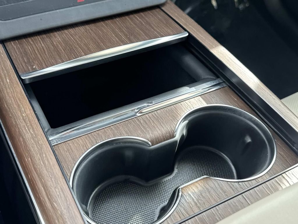 Used 2022 Tesla Model X image 27