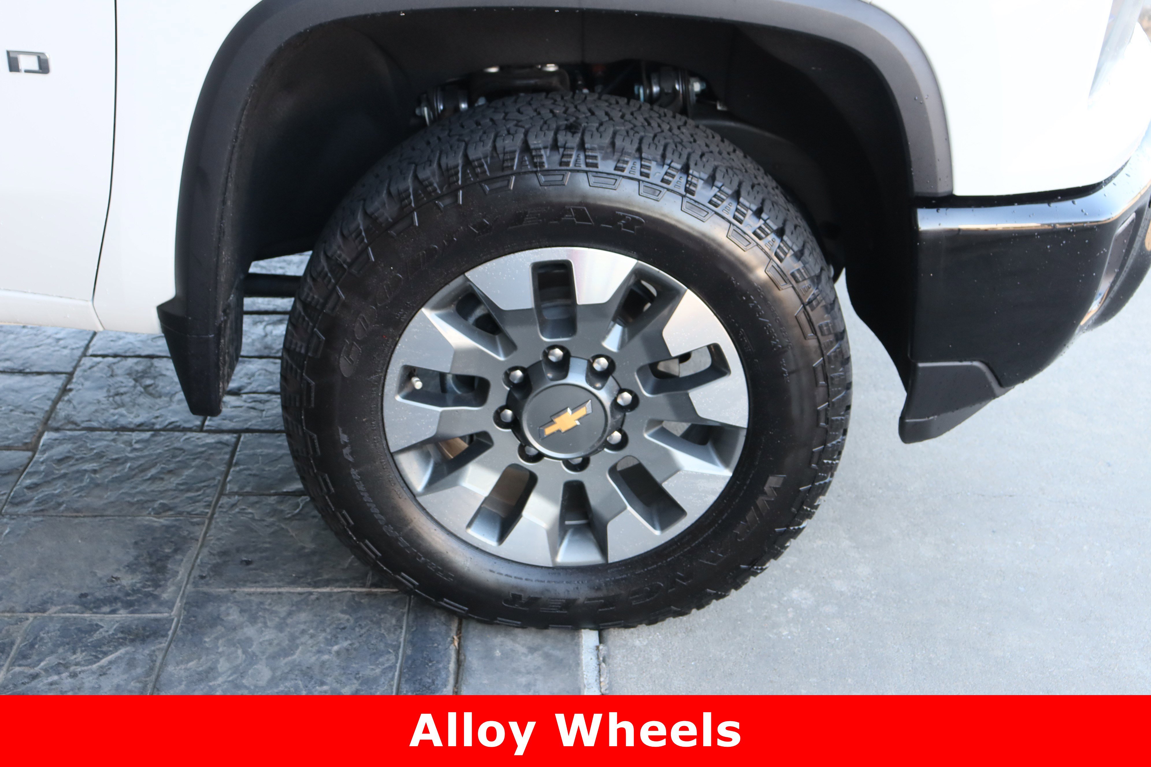 Used 2025 Chevrolet Silverado 2500 Custom w/ Custom Value Package image 5