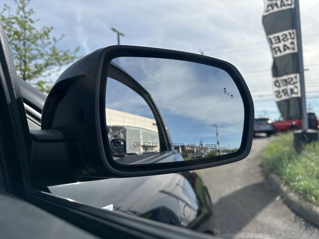 Used 2023 Ford Edge ST-Line w/ Class II Trailer Tow Package AWD/4WD image 22