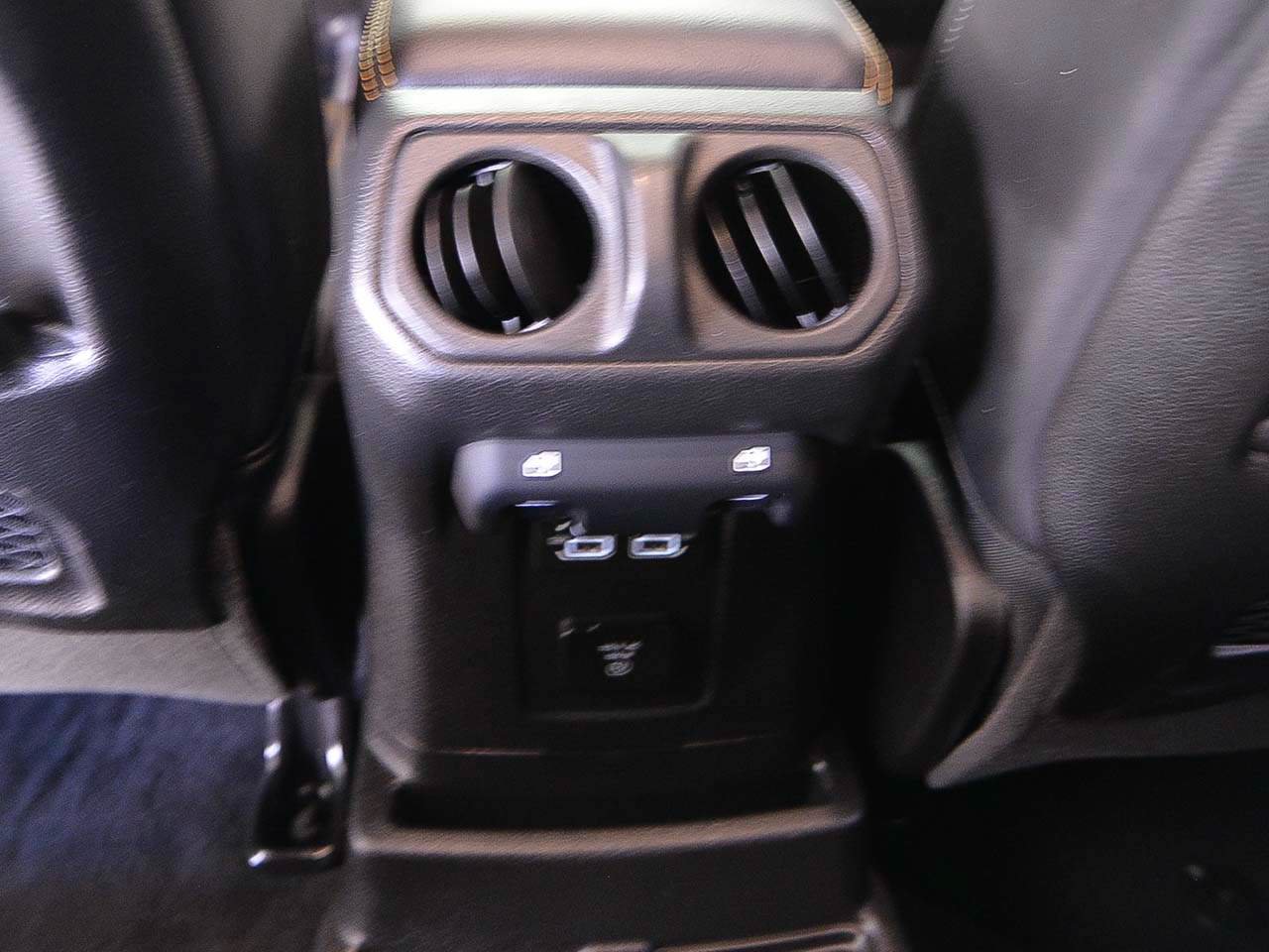 Used 2025 Jeep Wrangler Unlimited Rubicon 392 AWD/4WD image 12