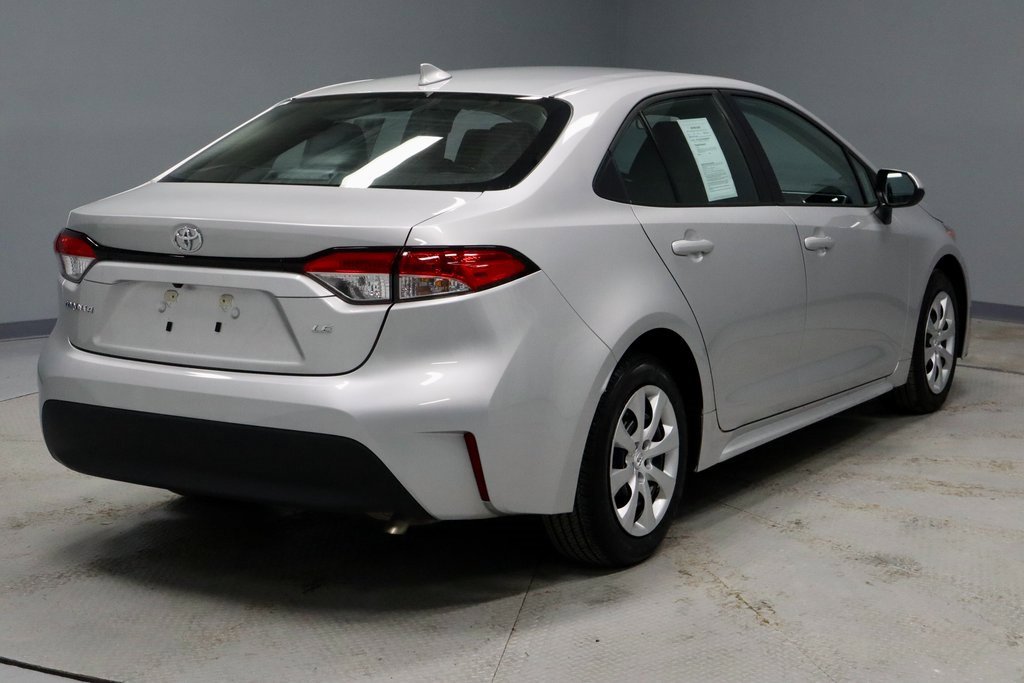 Used 2025 Toyota Corolla LE image 11