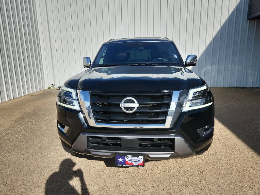 Used 2022 Nissan Armada Platinum w/ Captain's Chairs Package RWD image 3