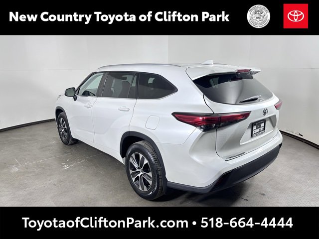 Used 2022 Toyota Highlander XLE image 5