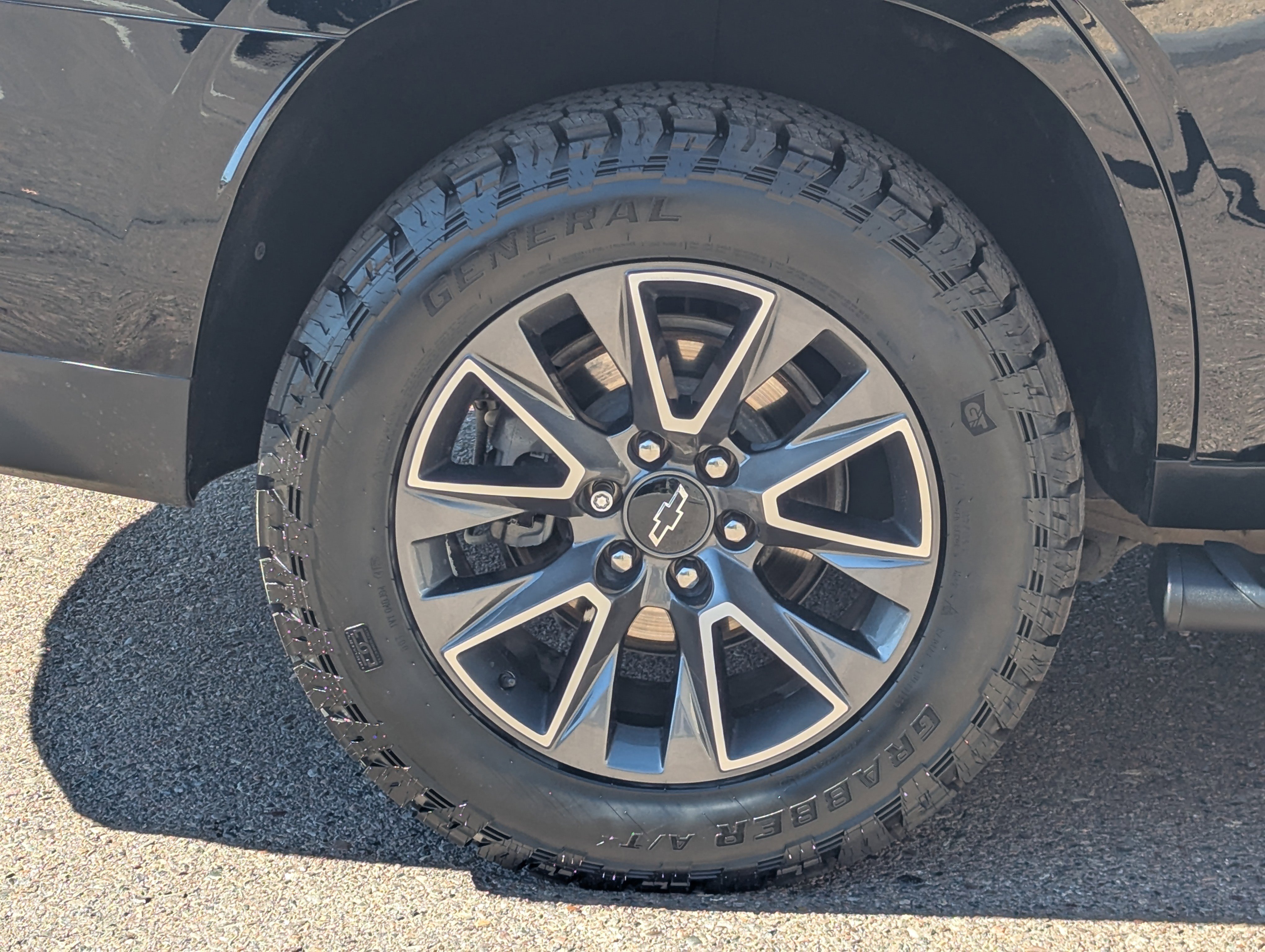 Used 2022 Chevrolet Tahoe Z71 w/ Luxury Package image 7