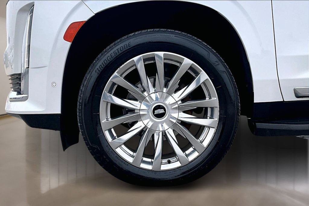 Used 2024 Cadillac Escalade ESV Premium Luxury image 8
