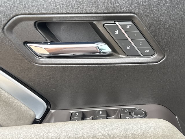 Used 2023 Chevrolet Colorado ZR2 w/ ZR2 Convenience Package III AWD/4WD image 17