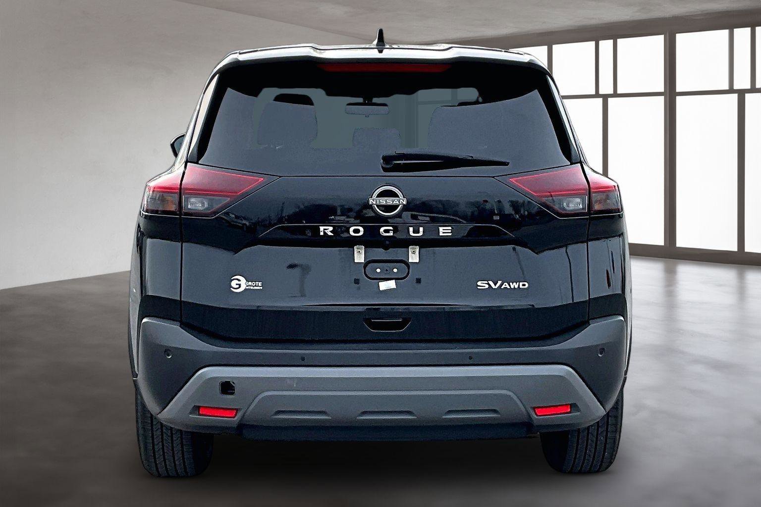 Used 2023 Nissan Rogue SV image 5