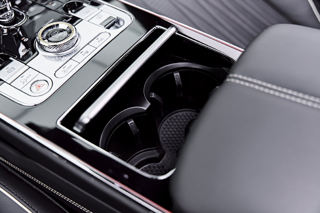 Used 2023 Bentley Flying Spur V8 AWD/4WD image 68