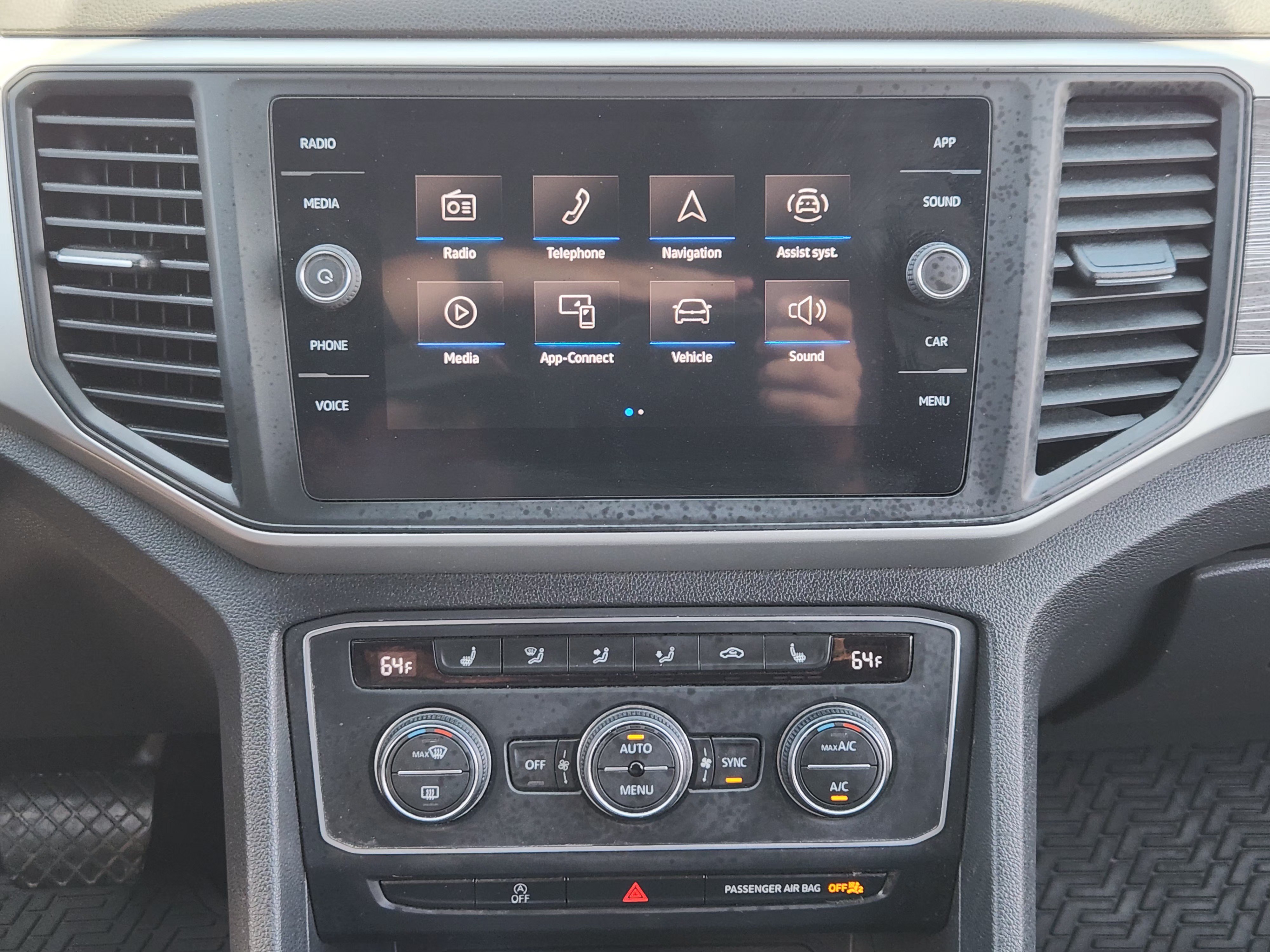 Used 2021 Volkswagen Atlas Cross Sport SE FWD image 18