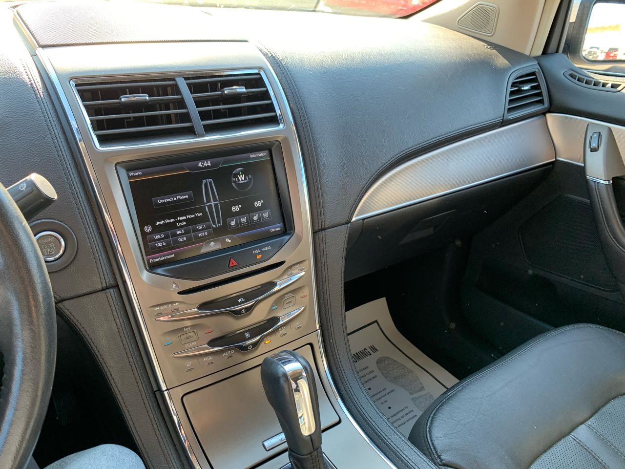 Used 2014 Lincoln MKX AWD image 16