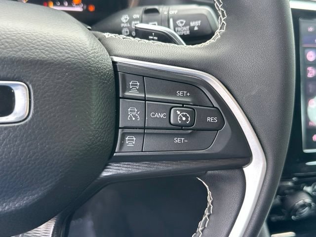 Used 2025 Jeep Grand Cherokee L Laredo AWD/4WD image 7